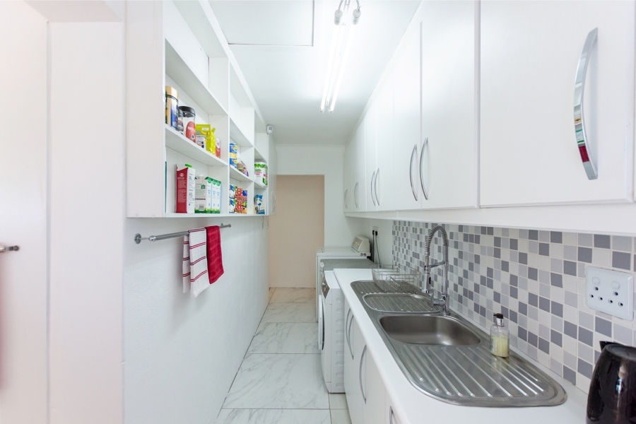 5 Bedroom Property for Sale in Golden Mile Western Cape